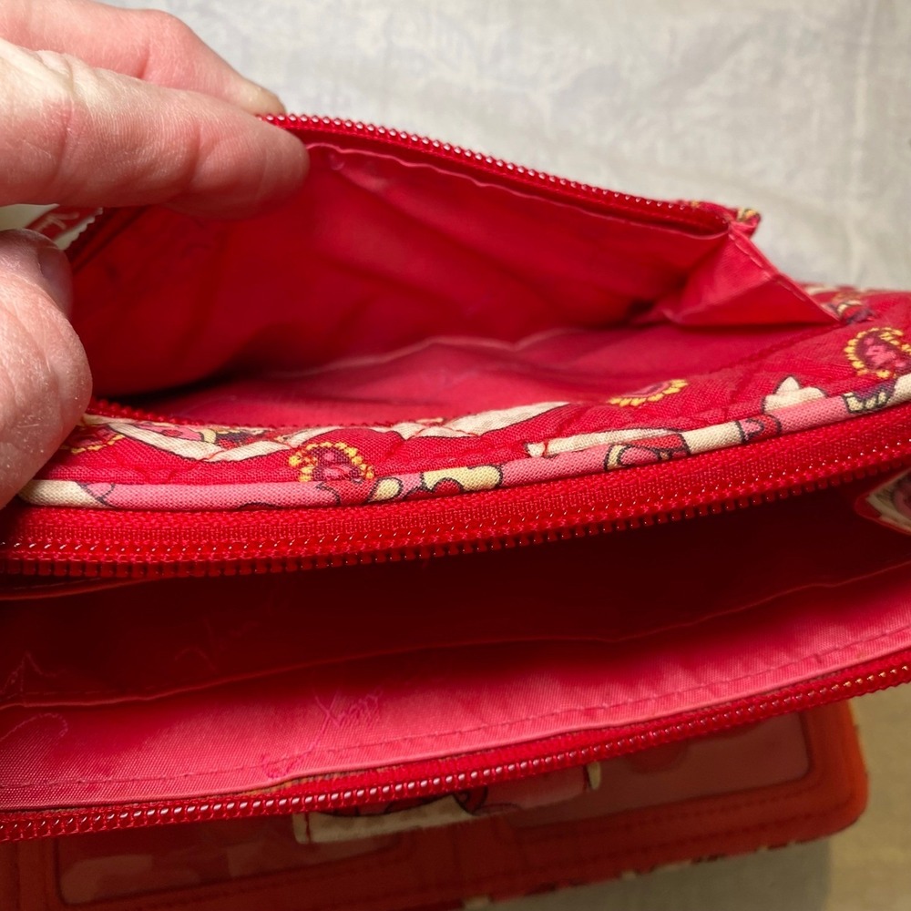 Vera Bradley Turn Lock Wallet Rosy Posies Retired Quilted Zip Around - Picture 6 of 7